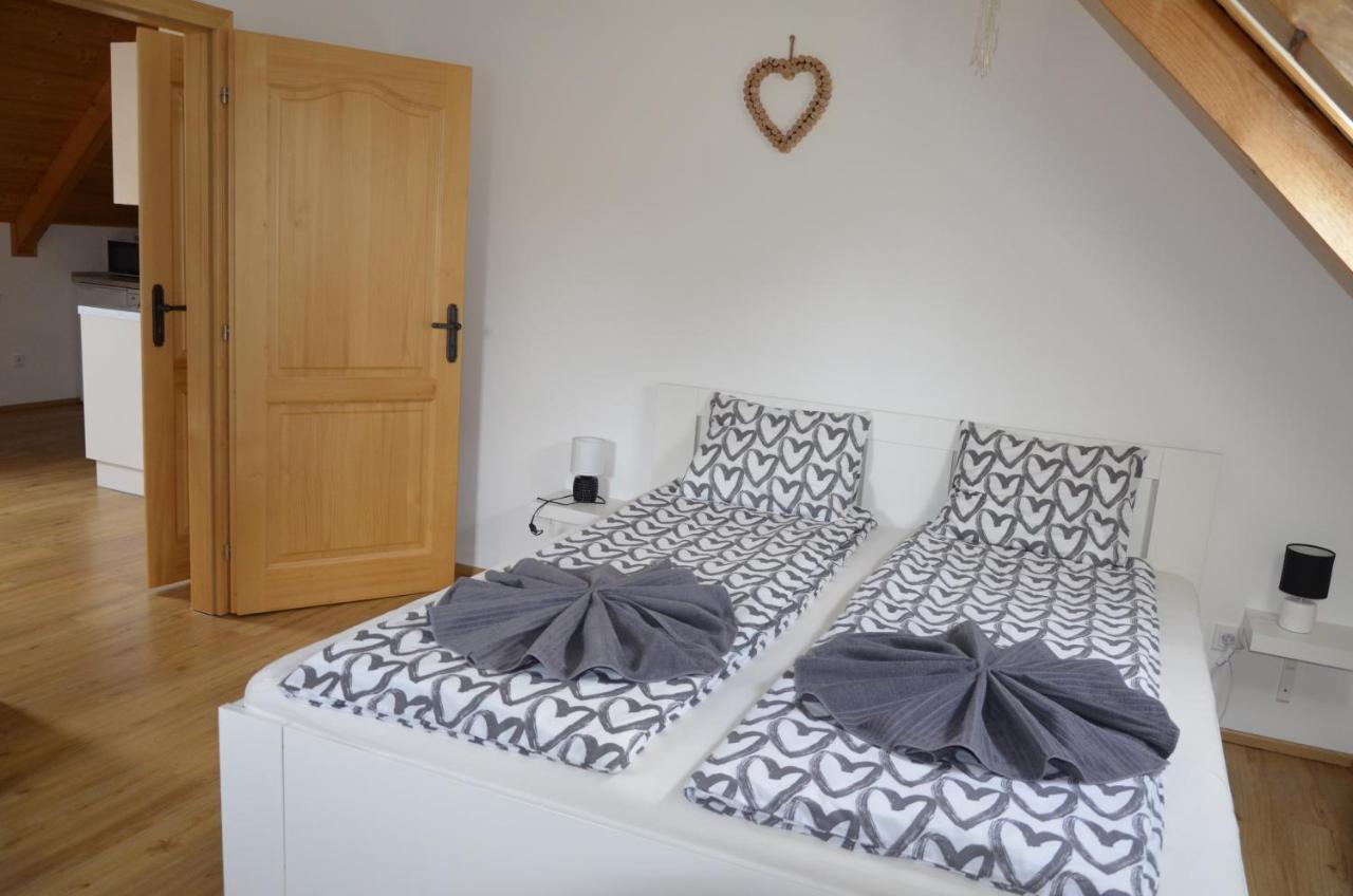 Apartmany U Vlcich Jam Petrowitz エクステリア 写真