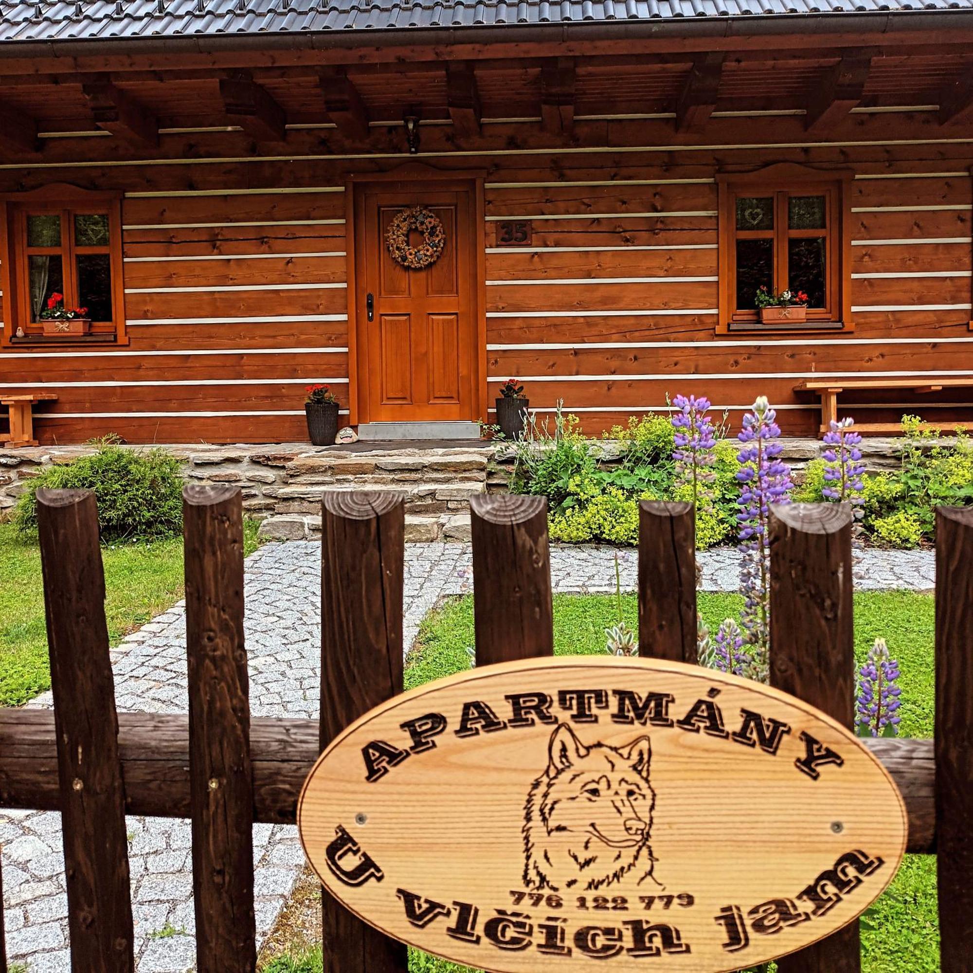 Apartmany U Vlcich Jam Petrowitz エクステリア 写真